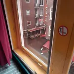 Michelle, Not For Parties, Not A Hotel, With Shared Bathroom, No Kitchen * Amsterdam