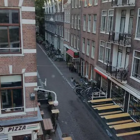 Michelle, Not For Parties, Not A Hotel, With Shared Bathroom, No Kitchen Kwatera prywatna