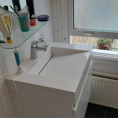 Michelle, Not For Parties, Not A Hotel, With Shared Bathroom, No Kitchen