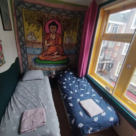 Séjour chez l'habitant Michelle, Not For Parties, Not A Hotel, With Shared Bathroom, No Kitchen *