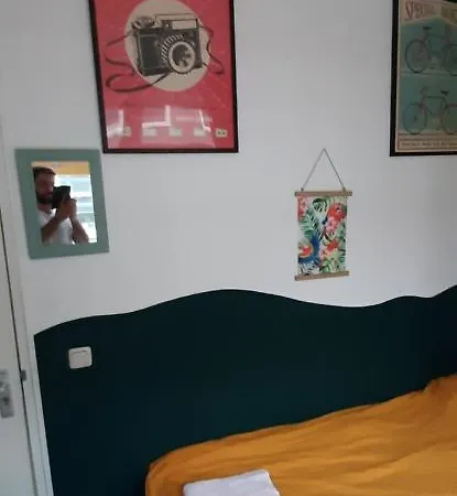 Michelle, Not For Parties, Not A Hotel, With Shared Bathroom, No Kitchen