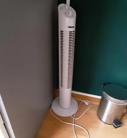 Michelle, Not For Parties, Not A Hotel, With Shared Bathroom, No Kitchen * Amsterdam