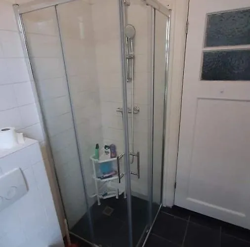 Michelle, Not For Parties, Not A Hotel, With Shared Bathroom, No Kitchen Alloggio in famiglia Amsterdam