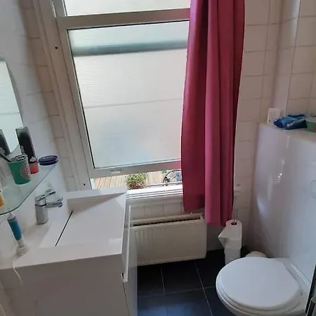 Michelle, Not For Parties, Not A Hotel, With Shared Bathroom, No Kitchen * אמסטרדם